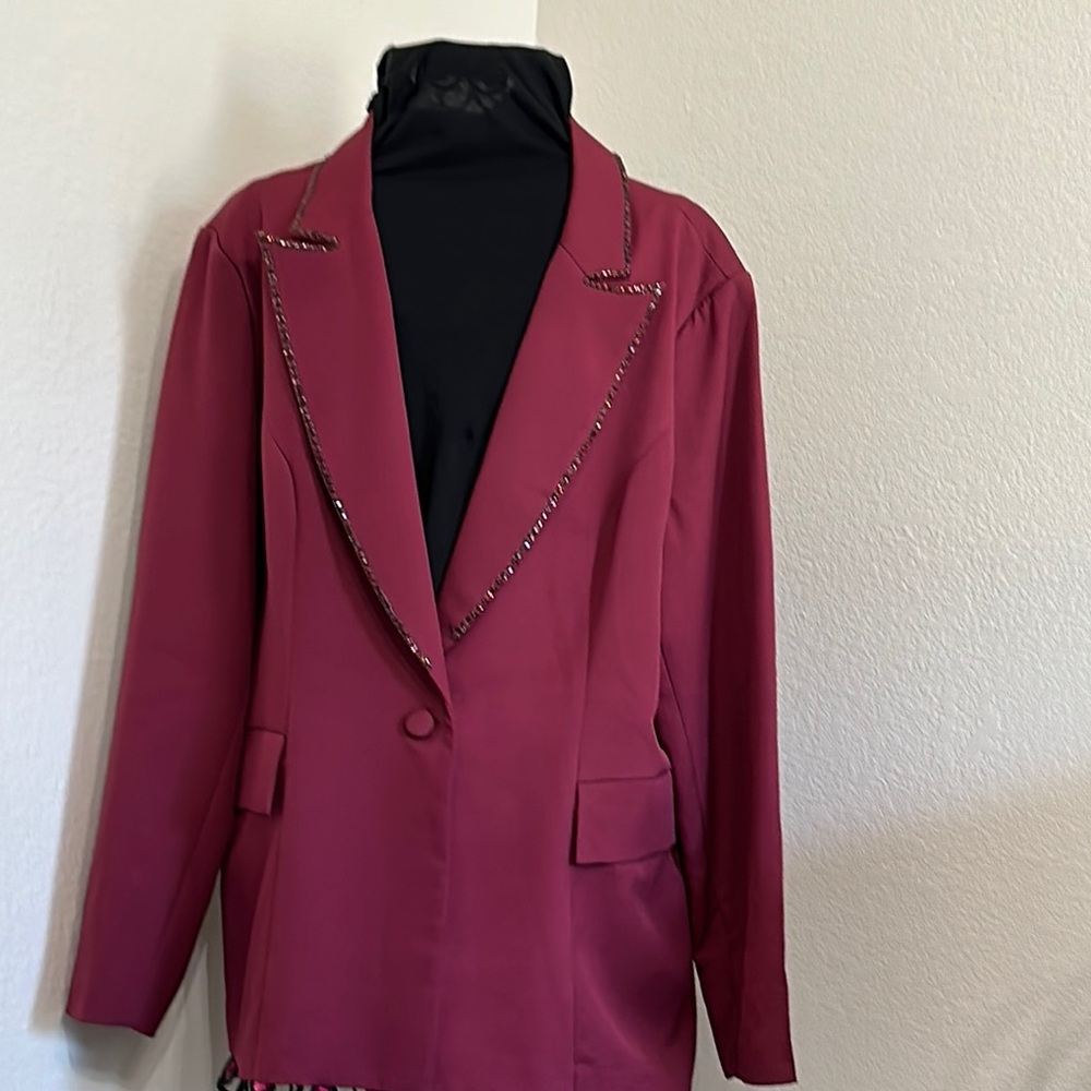Elegant Burgundy Women's Blazer